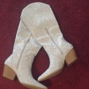 Sparkling White Rhinestone Cowgirl Boots